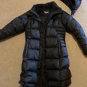 Women’s long black Patagonia jacket